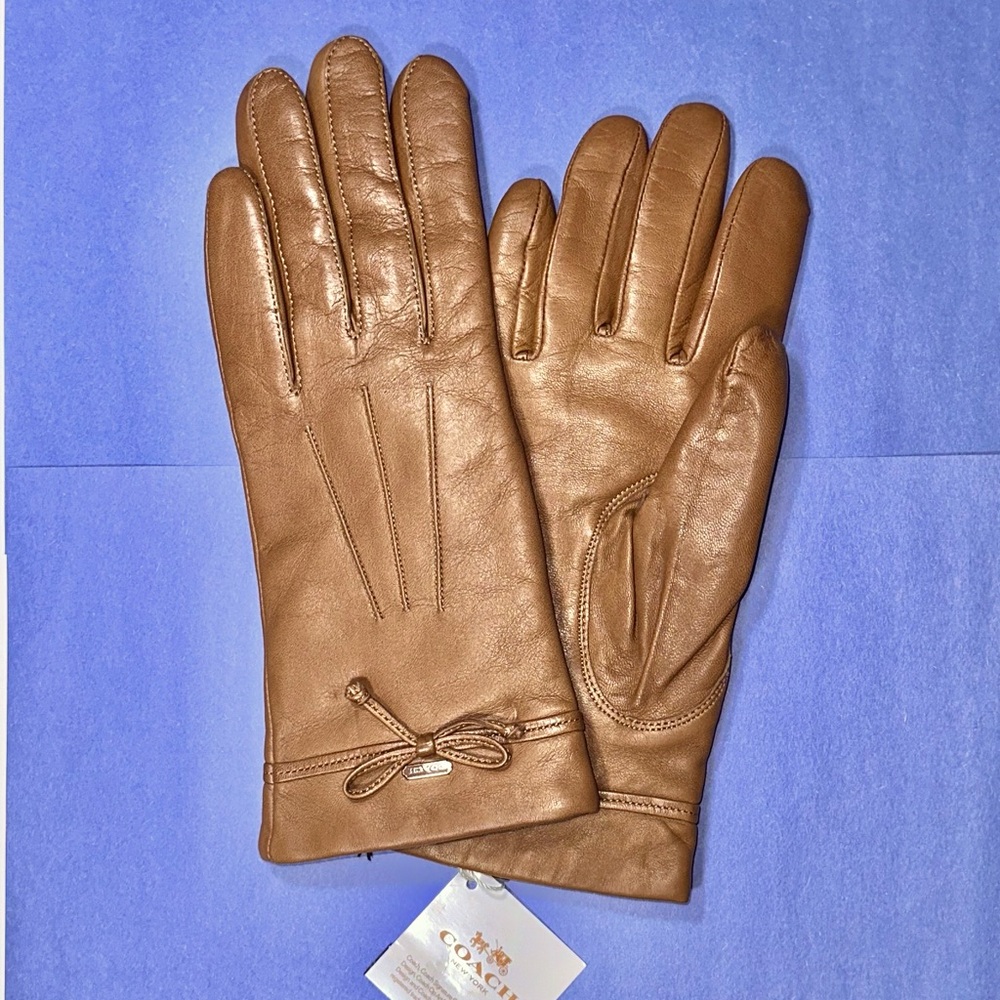 *NWT* COACH Bow Leather Gloves - Picture 2 of 6